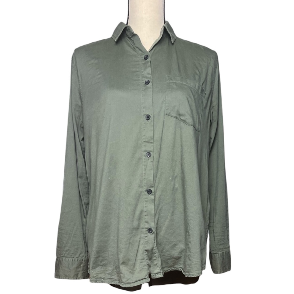 Universal Thread Goods Women's Botton Up Long Sleeve Shirt Olive XS Pre-owned